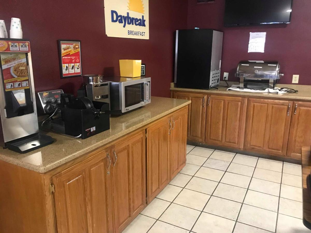 Days Inn By Wyndham Abilene Dış mekan fotoğraf